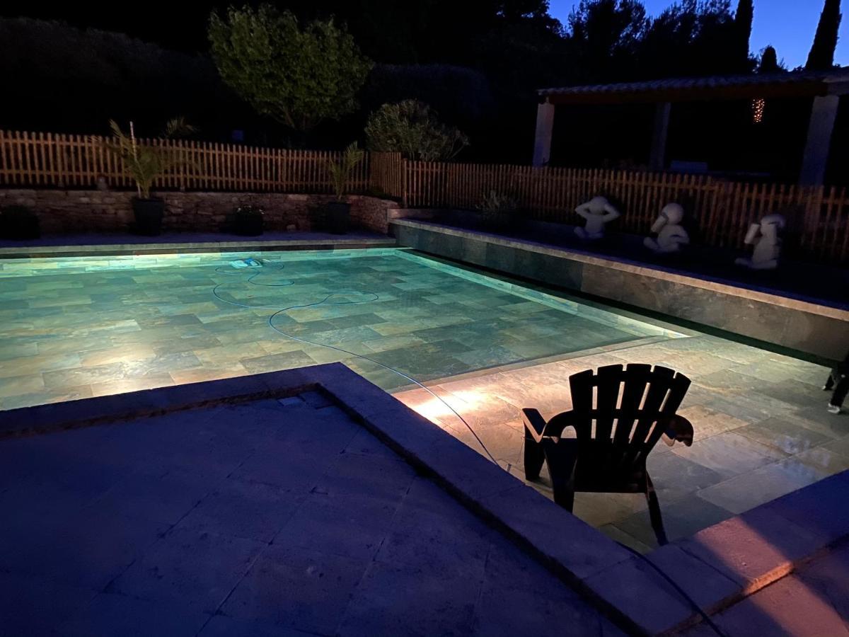 Robion en Luberon Hestia Bed & Breakfast エクステリア 写真