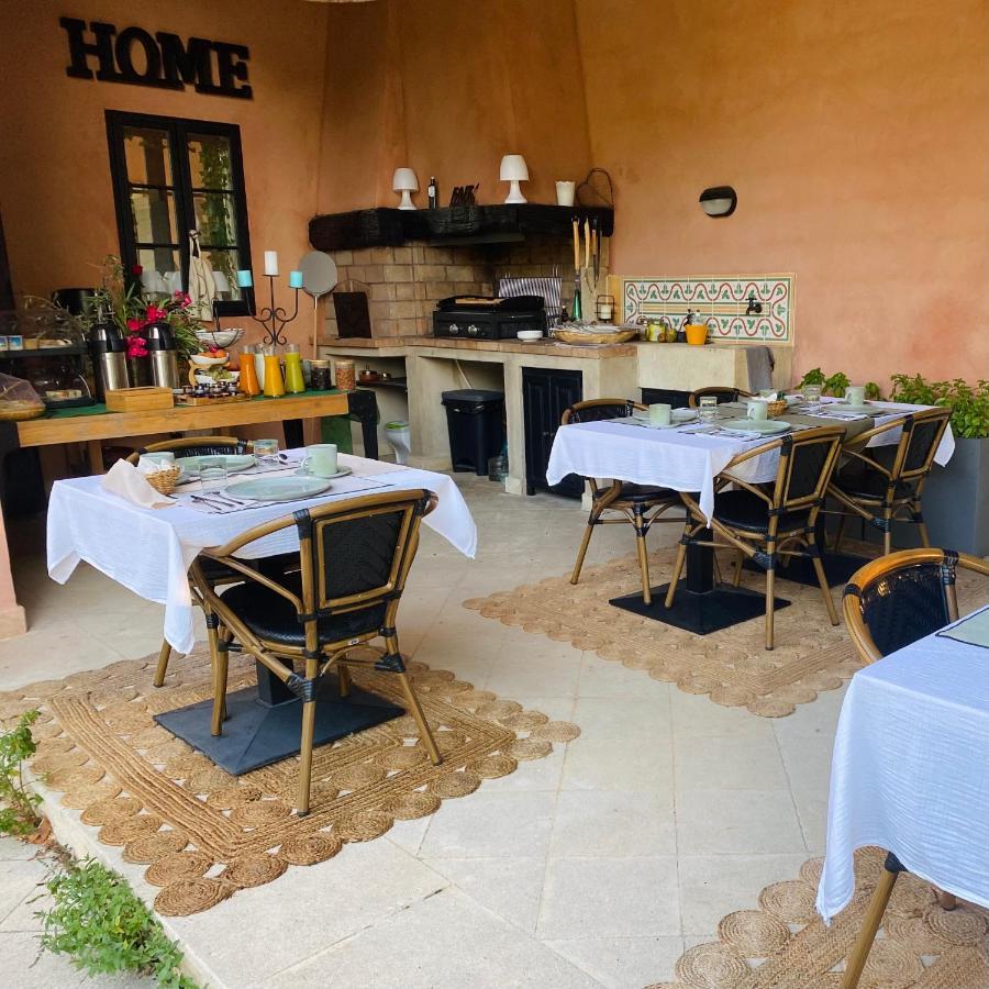 Robion en Luberon Hestia Bed & Breakfast エクステリア 写真